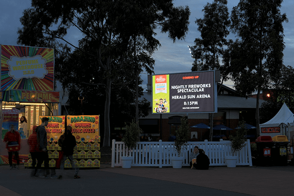 outdoor digital signs